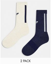 adidas Originals - Confezione da 2 paia di calzini bianco sporco e blu navy con trifoglio - Lyst