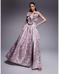 ASOS - Vestito Lungo Jacquard A Fiori Con Vita Scesa, Scollo Profondo E Decorazione Floreale - Lyst