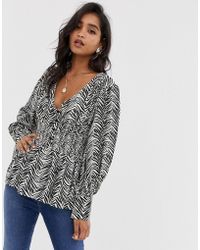 ASOS Tief ausgeschnittenes Oberteil mit geraffter Taille und mit Zebramuster bedruckt - Mehrfarbig