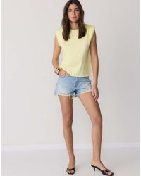 Stradivarius - Basic T-Shirt Met Schoudervullingen - Lyst