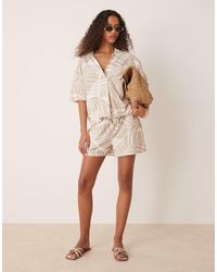 Vila - – shorts mit farblich passendem oversize-blattprint und hohem bund, kombiteil - Lyst