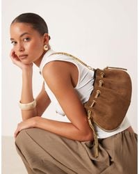 ASOS - Sac porté épaule en imitation daim avec anse ajustable contrastante à imprimé serpent - Lyst