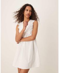 Jdy - Mini Jurk Met Open Achterkant En Broderie - Lyst