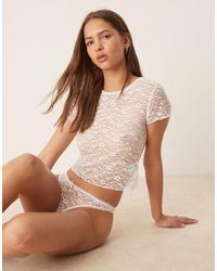 ASOS - – charlie – set aus knapp geschnittenem t-shirt und tanga, aus weißer spitze - Lyst