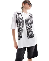 ASOS - T-shirt oversize bianca con stampa grafica di gilet - Lyst