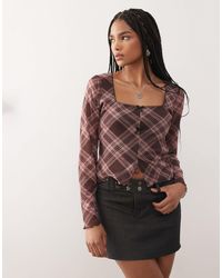 Reclaimed (vintage) - Top manches longues en tulle à carreaux avec encolure carrée et fente sur le devant - bordeaux et rose - Lyst