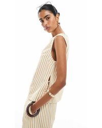 ASOS - Seersucker Shell Top Met Gestrikte Zijkant En Bruine Strepen, Deel Van Co-Ord Set - Lyst