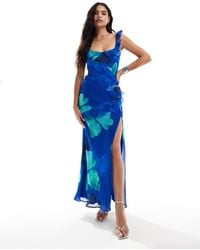 ASOS - Vestido Largo Azul Con Bordes Sin Rematar, Volante, Lazada En La Espalda Y Estampado Floral Llamativo De - Lyst