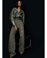 Bershka - Pantaloni Dritti Marroni Con Stampa Animalier E Borchie - Lyst