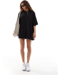 Weekday - Huge - robe t-shirt courte - - exclusivité asos - Lyst