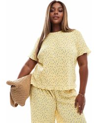 Pieces Plus - Pieces curve - t-shirt d'ensemble raccourci à plis fins - à petites fleurs - Lyst