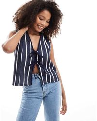 ASOS - Gilet Trapuntato Allacciato Sul Davanti Blu A Righe Bianche - Lyst