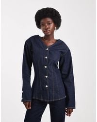 ASOS - Chemise en jean cintrée à la taille avec épaulettes et col v montant - indigo - Lyst