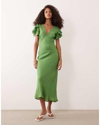 Nobody's Child - Layla Ruffle Cap Sleeve V-Neck Midi Dress - Lyst