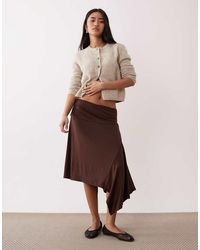 Nia - Vine Midaxi Slinky Ruffle Detail Skirt - Lyst