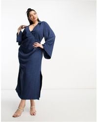 ASOS - Asos design curve - robe portefeuille mi-longue à manches évasées avec fronces et col - bleu - Lyst