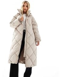 Miss Selfridge - Abrigo Acolchado Largo Color Moca Guateado Con Capucha De - Lyst