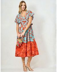 Hope & Ivy - The Marium Mixed Print V-Neck Midi Dress With Tie Waist - Lyst