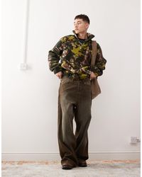 Collusion - – sweatshirt aus teddy-fleece mit mehrfarbigem military-baum-muster, stehkragen und stickerei - Lyst