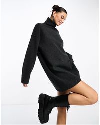 Weekday - Exclusivité asos - - annie - robe pull courte en laine mélangée à col roulé - noir cassé chiné - Lyst