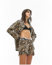TOPSHOP - – pyjama mit hemd und shorts mit paspelierung und mehrfarbigem leopardenmuster - Lyst