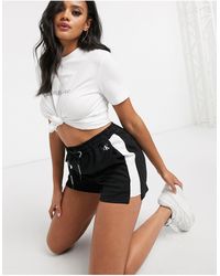 Calvin Klein – e Sweatshorts mit Kordelzug - Schwarz