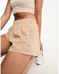 Nike - Air - short rétro 3 pouces en tissu dri-fit à taille mi-haute - beige - Lyst
