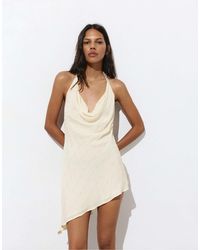 Pull&Bear - – kurzes, asymmetrisches neckholder-kleid - Lyst