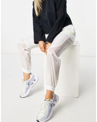 nike cargo joggers women's