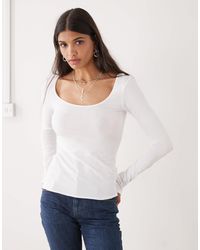 Monki - Long Sleeve Slim Fit Scoop Neck T-Shirt - Lyst