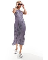 Collusion - Vestido Lencero Largo Lila Con Cuello Halter, Estampado Floral Y Ribete De Encaje De - Lyst
