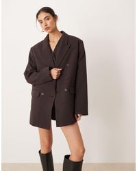 ASOS - Blazer habillé coupe croisée à rayures fines avec épaulettes - chocolat - Lyst