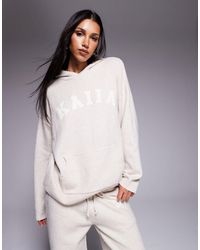 Kaiia - Sweat à capuche d'ensemble en maille avec broderie logo - grège - Lyst