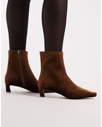 schuh - – mittelhohe ankle boots aus em samt mit kitten heel - Lyst