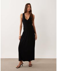 Mango - Robe longue froncée à col en v - Lyst