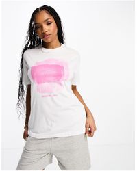 Pull&Bear - T-shirt bianca con grafica tono su tono - Lyst