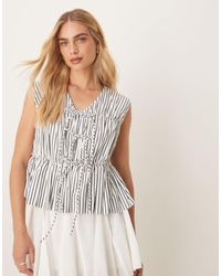 Y.A.S - Top rayé sans manches en popeline avec liens noués devant - noir et blanc - Lyst