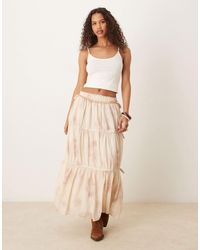 ASOS - – seitlich gebundener, gestufter boho-maxirock mit blumenprint - Lyst