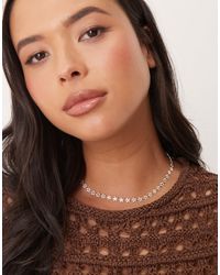 ASOS - Asos design curve – kurze halskette mit kleinen blumenförmigen kettengliedern - Lyst