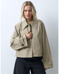 & Other Stories - Cotton Rich Trapeze Cropped Trench Coat Wth Back Detail - Lyst
