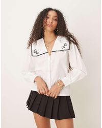 Nobody's Child - Blusa Blanca Con Detalle Bordado De Lazo En Las Solapas Bingley De - Lyst