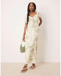 ASOS - Vestito Midi Da Giorno Con Stampa A Fiori Vintage, Colletto Ondulato, Maniche A Sbuffo E Cuciture A Vista - Lyst
