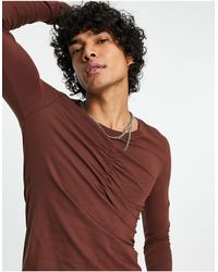 ASOS - Camiseta marrón ajustada y fruncida con manga larga - Lyst