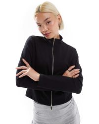 Stradivarius - Giacca Sportiva Nera Morbida Al Tatto Con Zip - Lyst