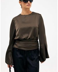 NA-KD - Blouse à manches larges et taille froncée en olive foncé - Lyst