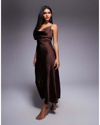 New Look - Vestido Midi Marrón Con Cuello Desbocado De Satén De - Lyst