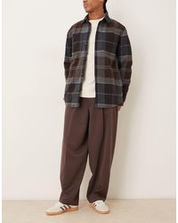 ASOS - Pantalones De Vestir Marrones De Pernera Barrel Ancha Con Pinzas De - Lyst