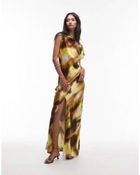 TOPSHOP - Robe mi-longue en satin torsadée à l'épaule avec dos nu - imprimé abstrait - Lyst