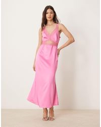 Never Fully Dressed - Mimi - robe nuisette longueur mollet à découpe et bordures dentelle - Lyst