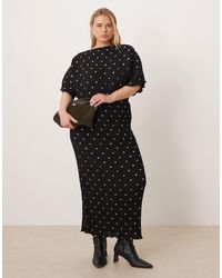 Never Fully Dressed - Tilly Off Shoulder Plisse Maxi Dress - Lyst